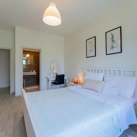 Valade In - Haus Fuer 6 Personen * 巴莱